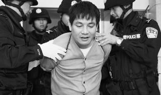 糯康死刑现场被打针的视频