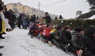 河南多景区飘起鹅毛大雪