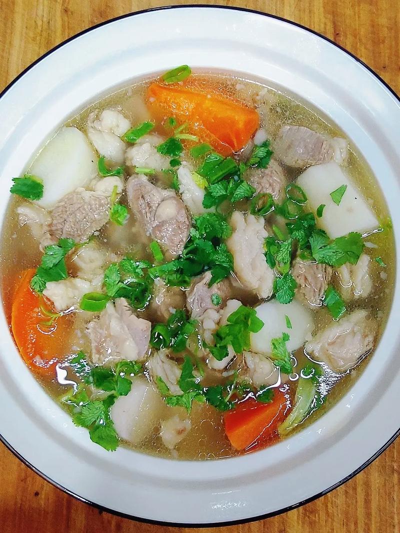 萝卜排骨汤的做法（羊肚菌山药红萝卜排骨汤的做法）