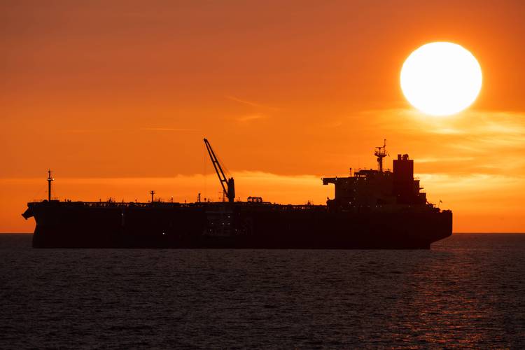 高盛上调第四季度油价预测 假设霍尔木兹海峡航运受阻会持续更久