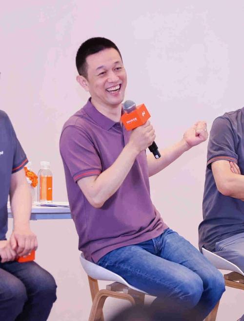 李斌最新闭门会：盈利之后，蔚来要“进窄门，走远路”