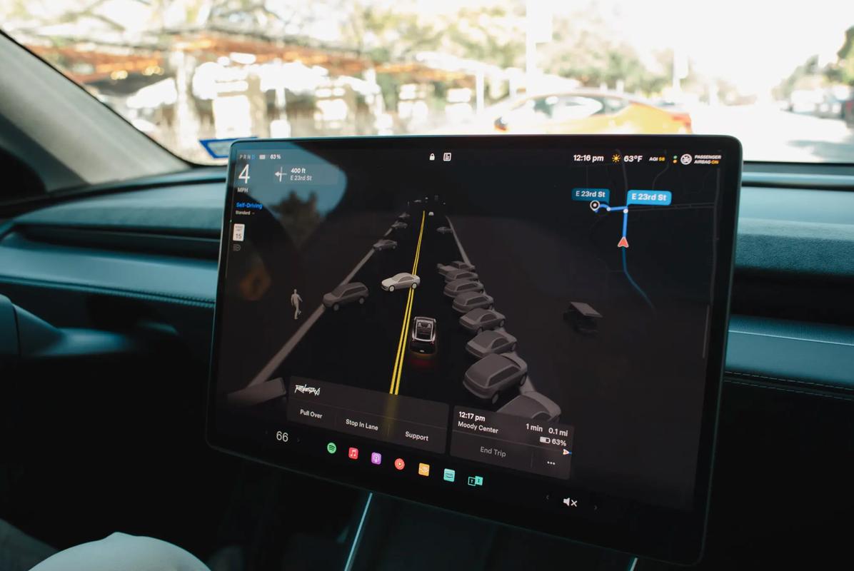 特斯拉Robotaxi增加无障碍功能