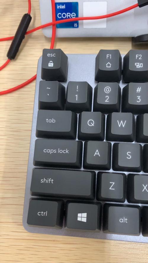 罗技登黑猫投诉2025年数码产品榜黑榜：罗技K845键盘多次送检寄回后仍故障