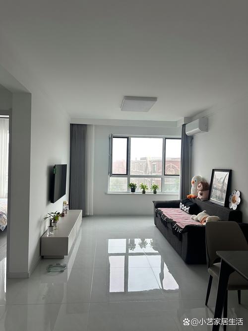 居然之家登黑猫投诉2025年家居家装榜黑榜：居然之家承认沙发做工缺陷却只修不退