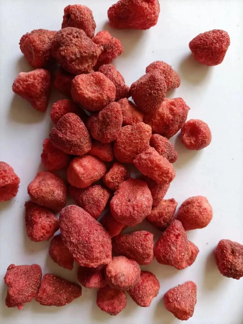 冲上热搜！冻干草莓被曝一类致癌物严重超标，测出20多种农药，云南成立调查组