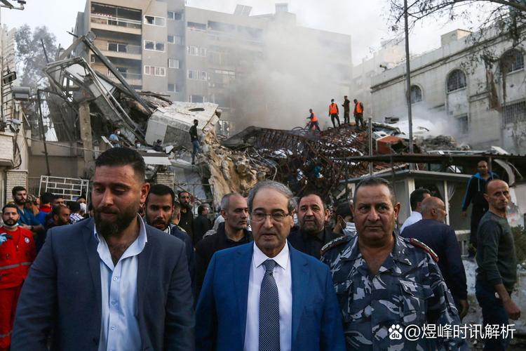 特朗普宣布对伊朗石油出口枢纽哈尔克岛发动“猛烈空袭”，称行动“彻底摧毁”了岛上所有军事目标