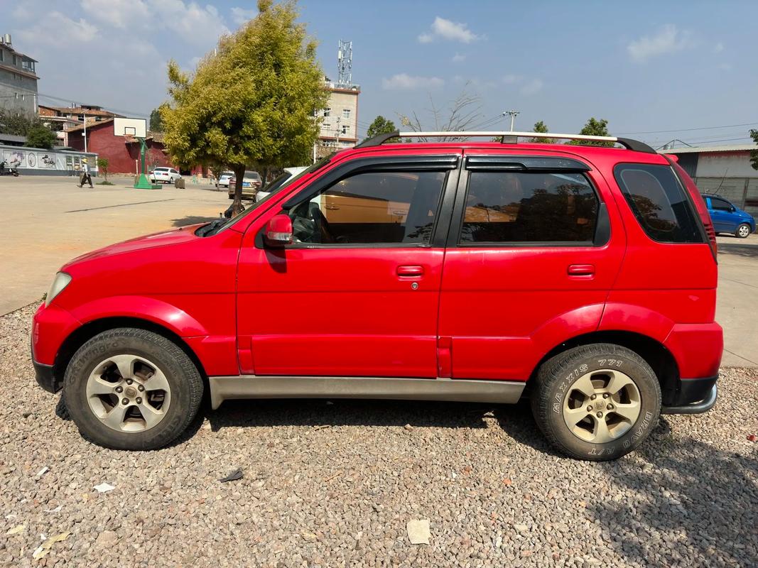 众泰汽车5008(众泰汽车5008铭牌位置)