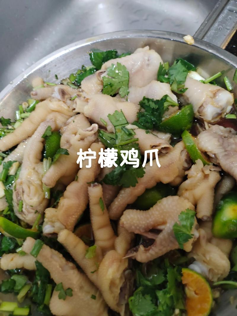 央视曝光网红鸡爪:用双氧水漂白,工人自己从来不吃,“乖媳妇”电商平台已下架