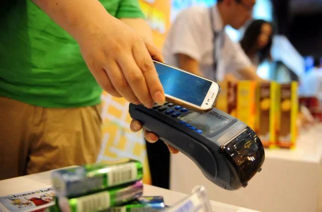 中新网评:别再为增高智商税买单