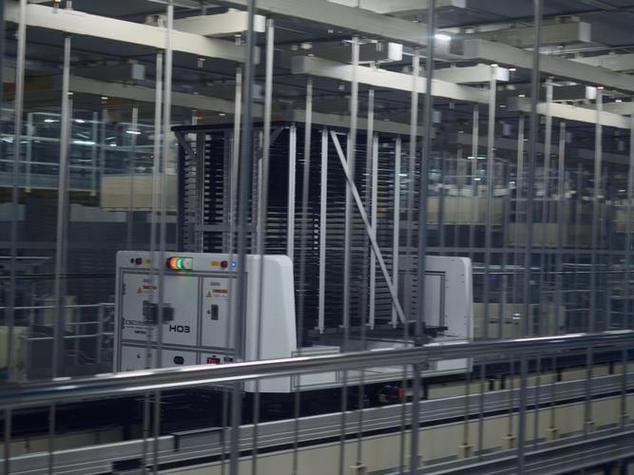 深天马A：目前公司在第6代柔性AMOLED产线上布局的IT、车载显示项目顺利推进