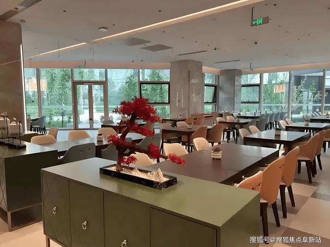 刘挺军公布泰康燕园十年数据：老人平均寿命高5岁，跌倒率降40%