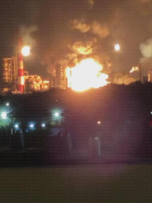 科威特两座炼油厂遭无人机袭击并引发火情