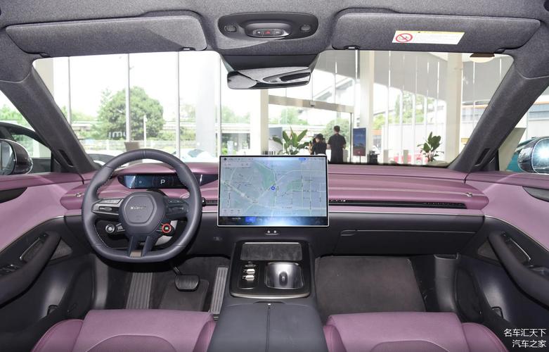 小米新SU7标配18向可调运动座椅，雷军：以往只在百万豪车有，保时捷要加2.1万才能选配