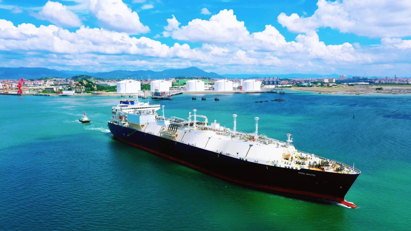 印度燃气运输船拟启航通过霍尔木兹海峡