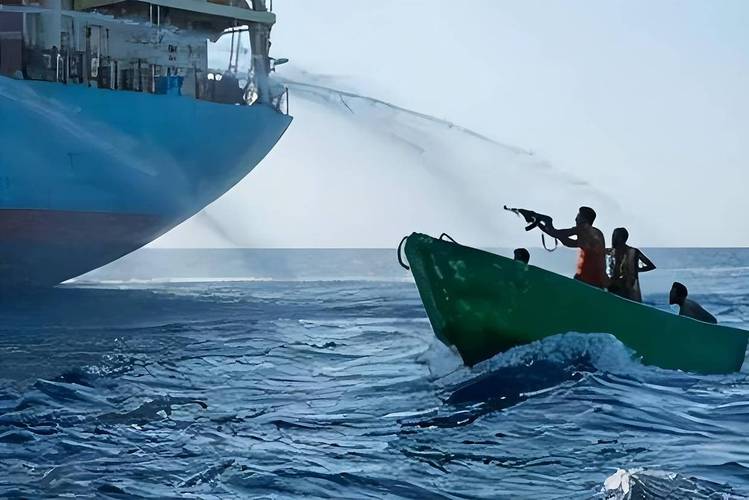 伊朗正对霍尔木兹海峡采取“重大行动	”，波斯湾内还有近2900艘船舶