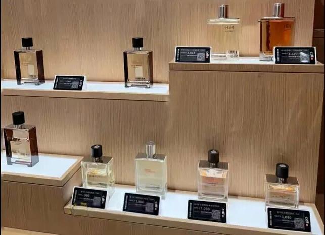 香水大王颖通控股遭遇“审计劫”：刚募资便预付7000万港元，上市9个月就换审计师