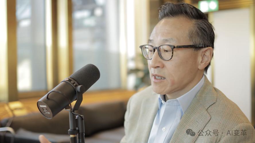 蔡崇信：中国AI通过开源模型打破壁垒，让AI不再是少数巨头的特权