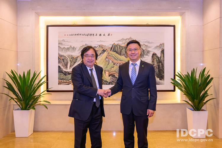 李云泽会见淡马锡董事长张志贤