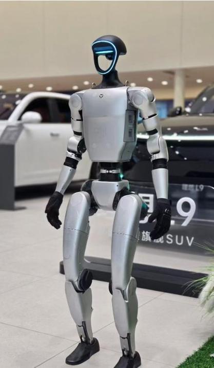 中国“人形机器人第一股”，买下绍兴一上市公司控股权