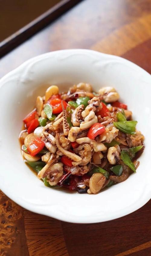 鱿鱼丝的做法（酸辣鱿鱼丝的做法）