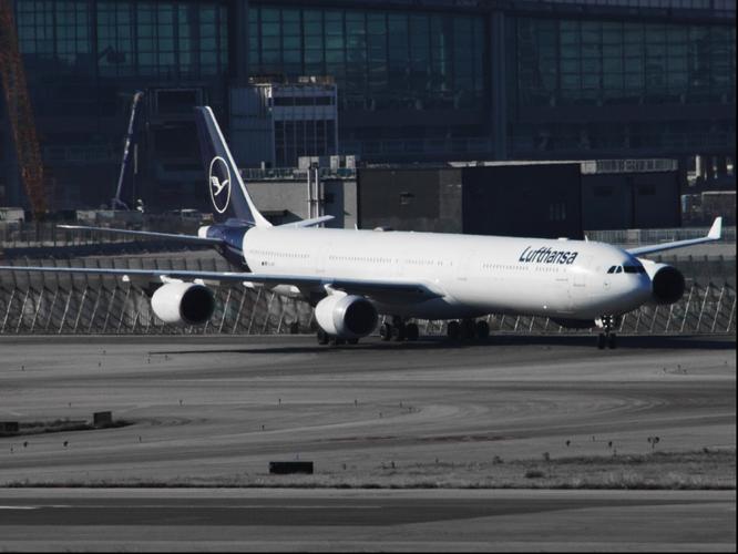 汉莎航空预订量跃升20%	，中东旅行因700架飞机受阻