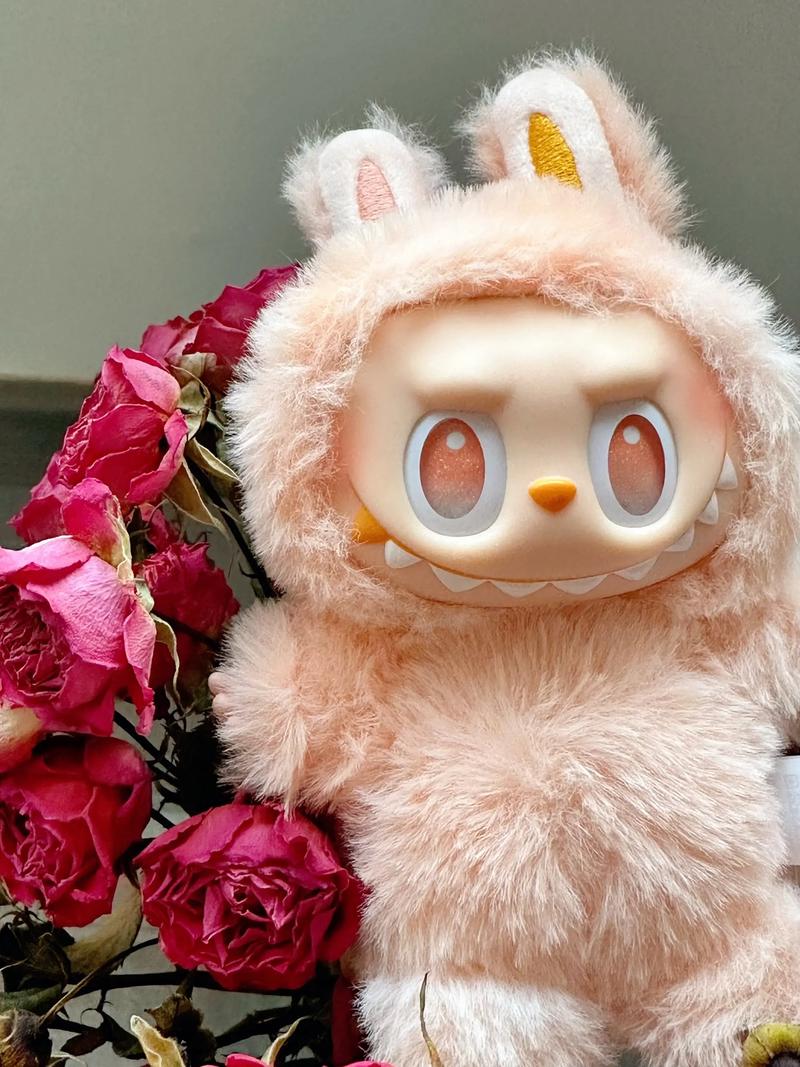 泡泡玛特下半年将推出拉布布4.0系列，艺术家联名款将于年底上市